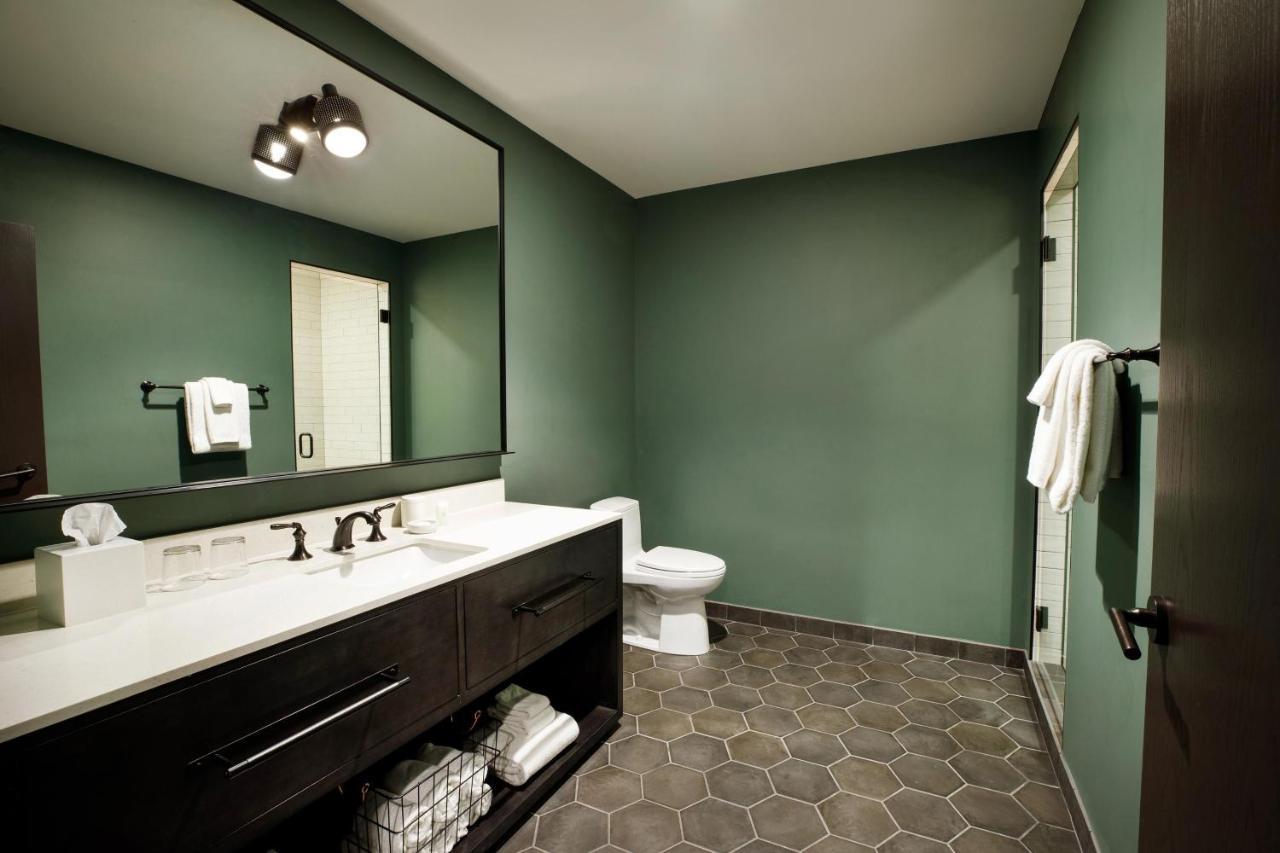Cyrus Hotel, Topeka, A Tribute Portfolio Hotel Екстер'єр фото
